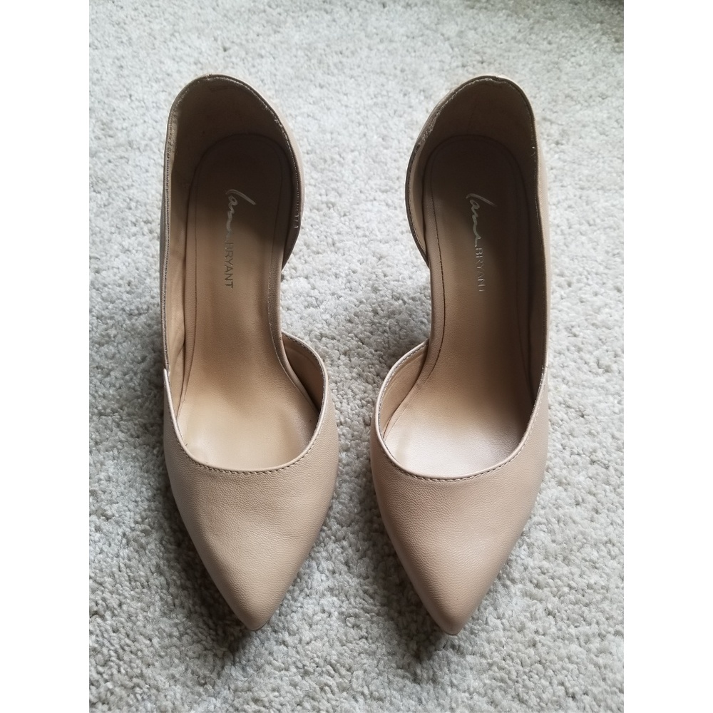 nude pumps